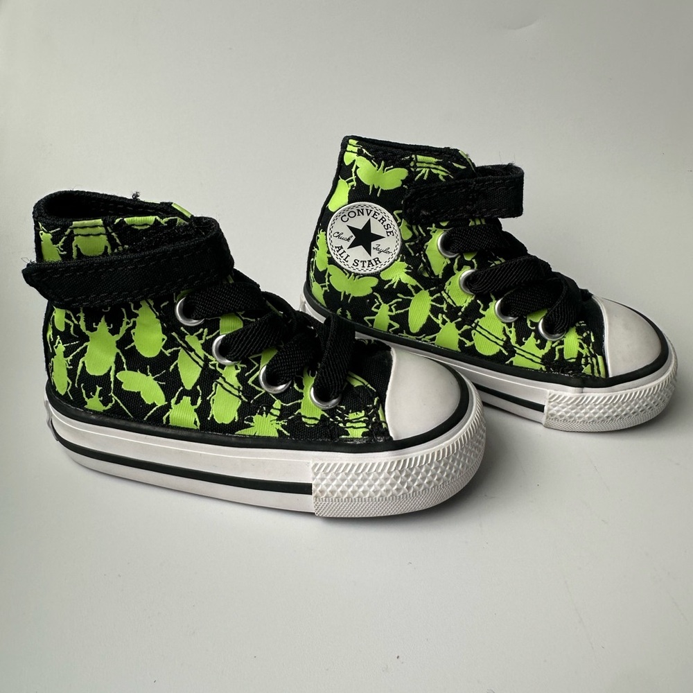 Converse Chuck Taylor Toddler Sneakers Size 3 – Glow in the Dark Bug Print